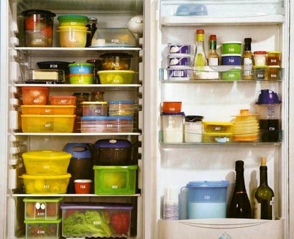  Utensilios de cocina en el refrigerador