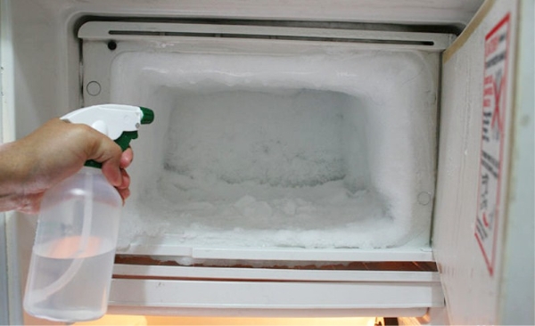  Descongelación acelerada con agua caliente.