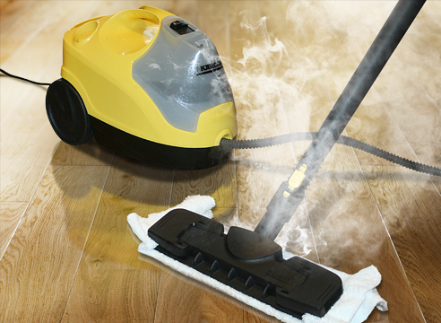  Limpieza de suelos con limpiador a vapor.