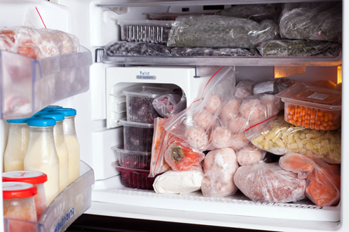  Cómo almacenar alimentos en el congelador.