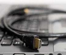  Portátil y cable