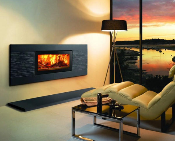  Incendio eléctrico de pared con imitación de fuego vivo.