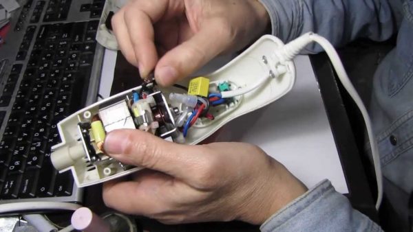  Reemplazo del fusible de la licuadora