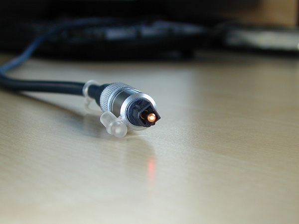  Interfaz de audio óptica