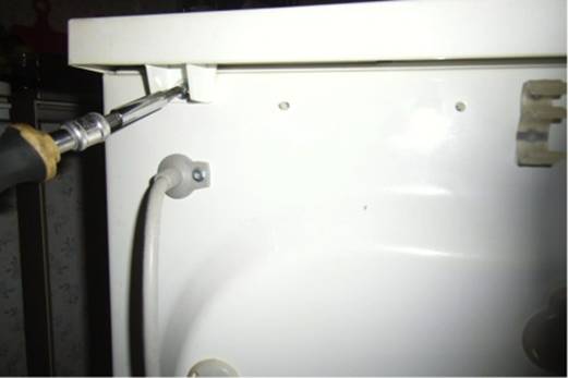  La ubicación de los tornillos.