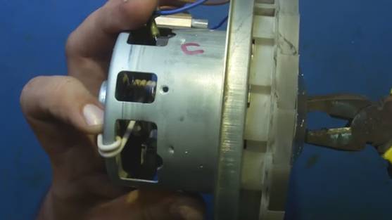  Desmontaje del motor