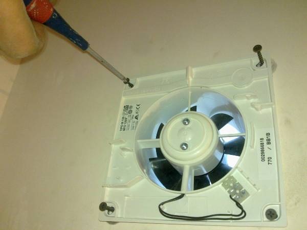  Instalación de extractor de aire
