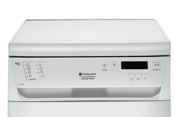  Maquina ariston blanca