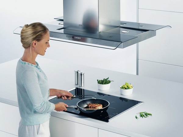  Chica en la cocina