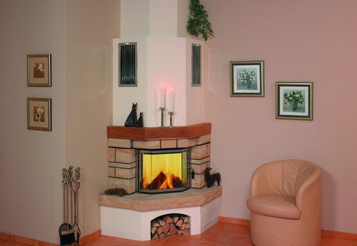  Portal con imitación de chimenea.