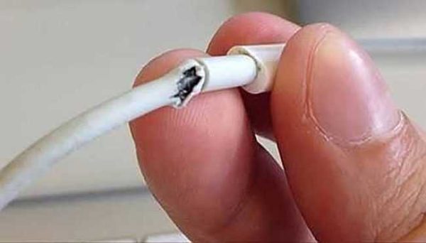  Cable eléctrico dañado de la lavadora