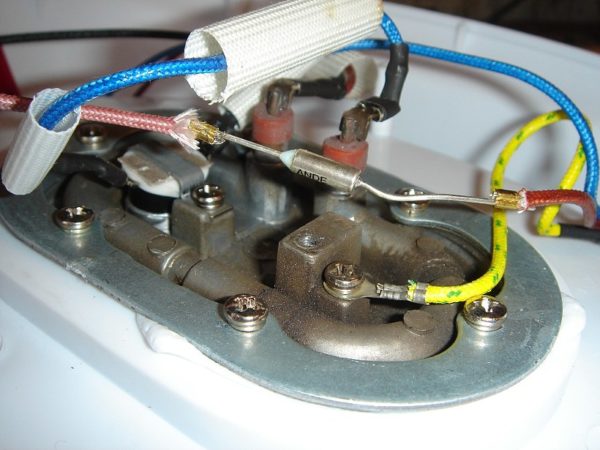  Sustitución del fusible térmico en la plancha.