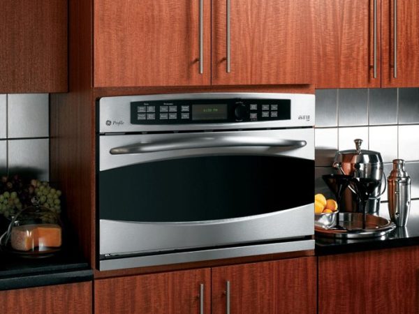  Horno con microondas eléctrico.