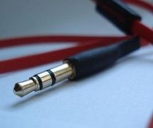 Conector de auriculares