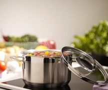  Cocinar en la cocina de inducción.