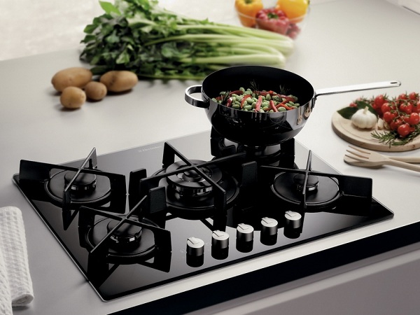  Cocina a gas con vitrocerámica.