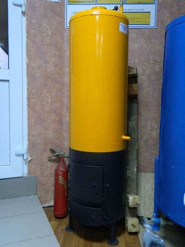  Titán