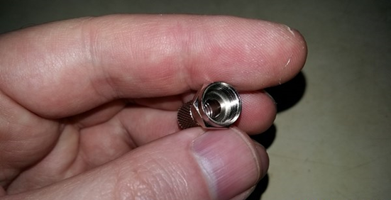  Conector F