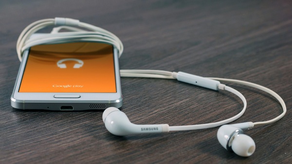  Telefono con auriculares