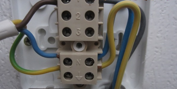  Conexión de cable