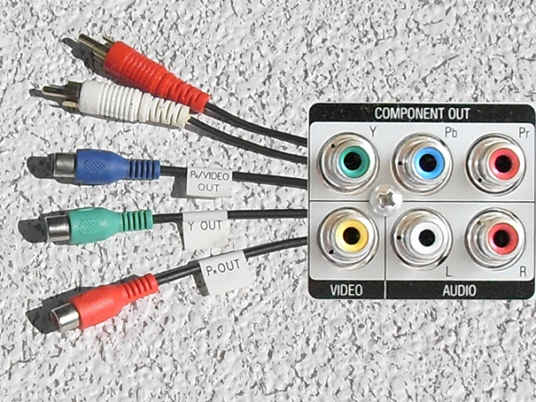  Conector de componentes (Y Pb Pr)