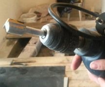 Molino para un taladro en un árbol