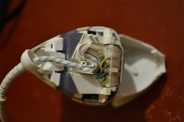  Cable de alimentación