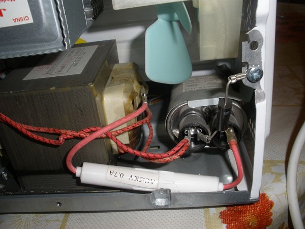  Transformador para microondas