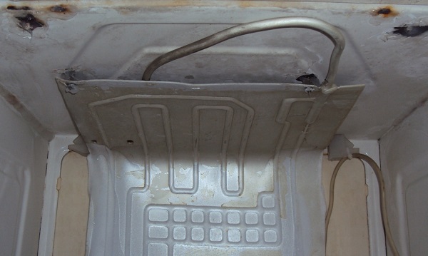  Congelador del viejo refrigerador.