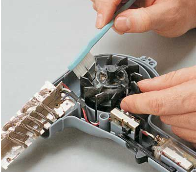  Limpieza de las aspas del ventilador.