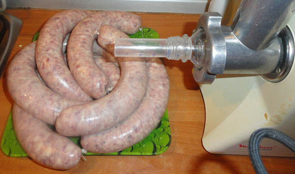  Picadora de carne para hacer salchichas.