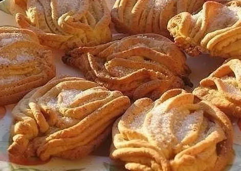  Galletas a través de la picadora de carne.