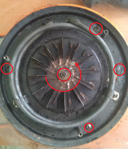  Desatornillar el elemento calefactor