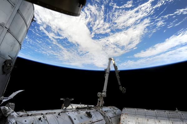  Satélite de maniobras
