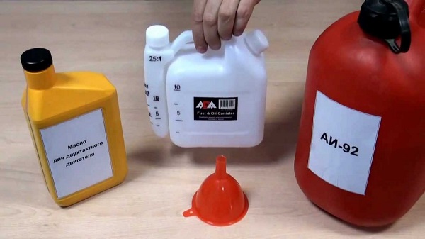  Mezcla de aceite y gasolina.