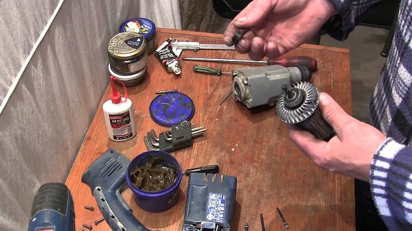  Lubricación por perforación