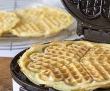  Gofres en una plancha eléctrica para gofres