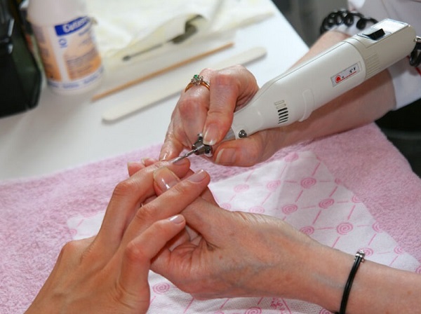  Fresadora de manicura.