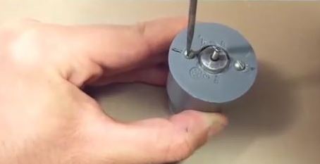  Tornillos de fijación