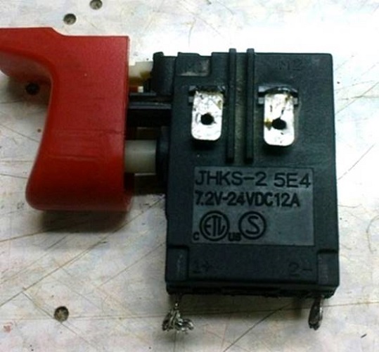  Botón destornillador