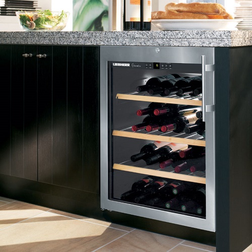  Gabinete de vino debajo de la mesa