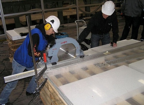  Corte de plexiglás