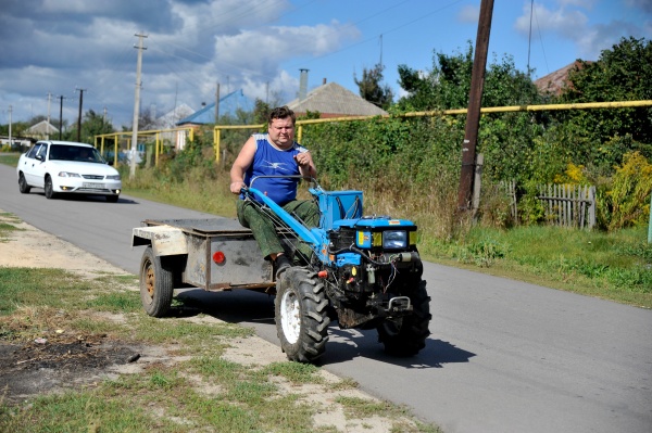  Montando en un motorblock en el camino