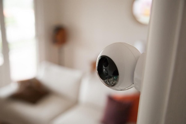  Cámara de video en el apartamento.