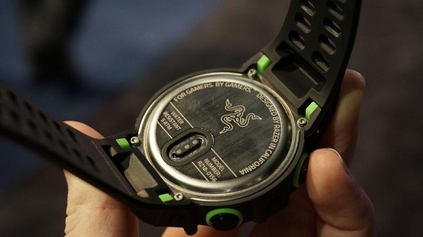  Reloj en la parte trasera.