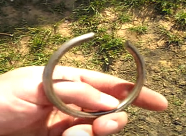  Anillo