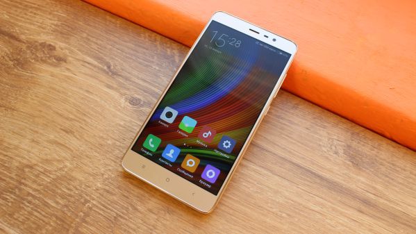  Smartphone rusificado