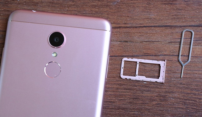  Slot per carta e sim card
