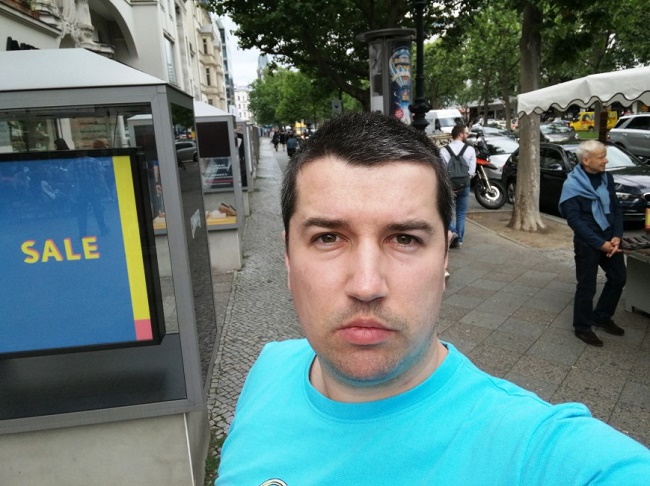  Foto de muestra en la cámara frontal.