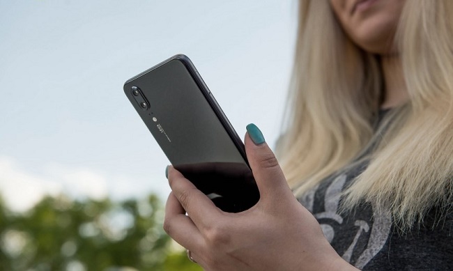  La parte trasera del smartphone.
